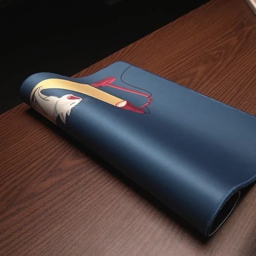 meeko mouse pad mat showing flexible build 2