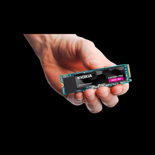 kioxia exceria pro 1tb pcie m2 gen4 nvme ssd in hand